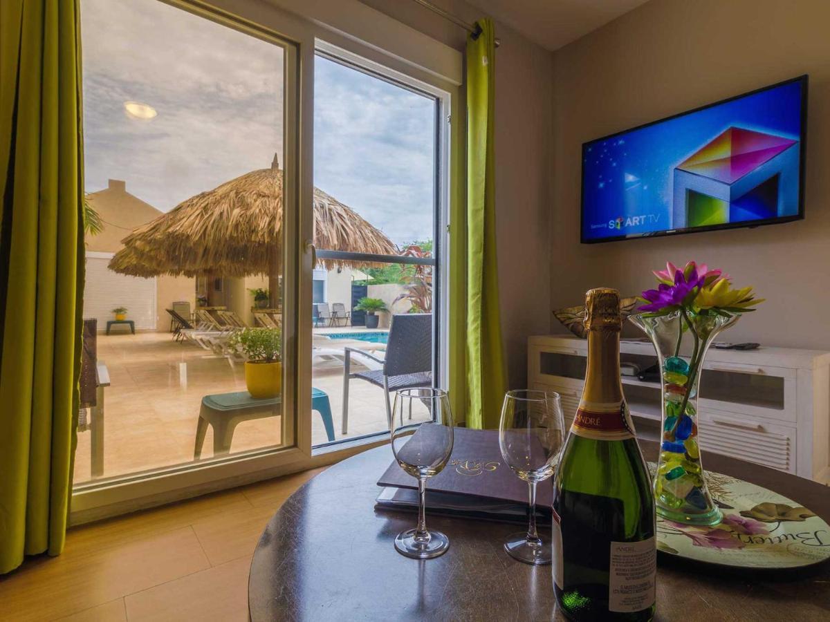 Golden Villas Παλμ Μπιτς Εξωτερικό φωτογραφία